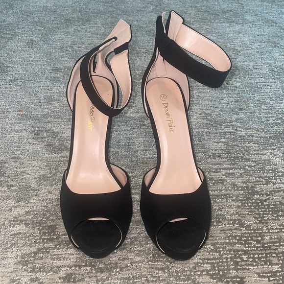 🖤Black High Heels - Picture 2 of 5